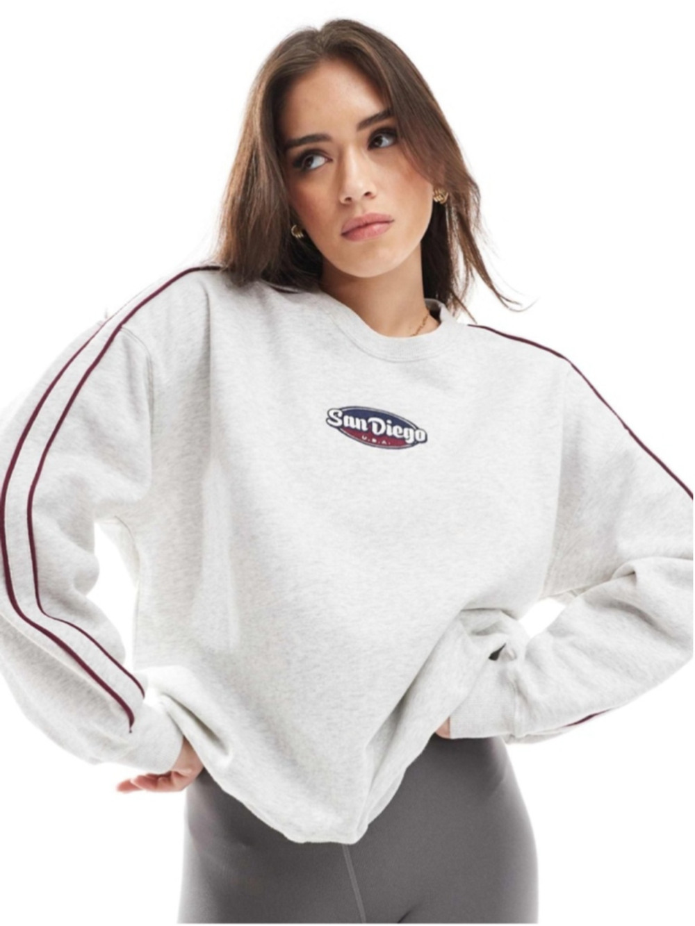 Hollister Light Gray Sweatshirt with Burgundy Neck Trim contrast panel logo sz M